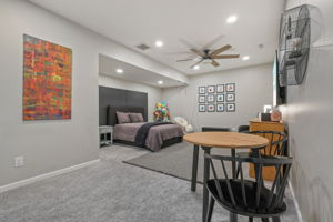Bonus Room/Exercise Room/6th Bedroom?