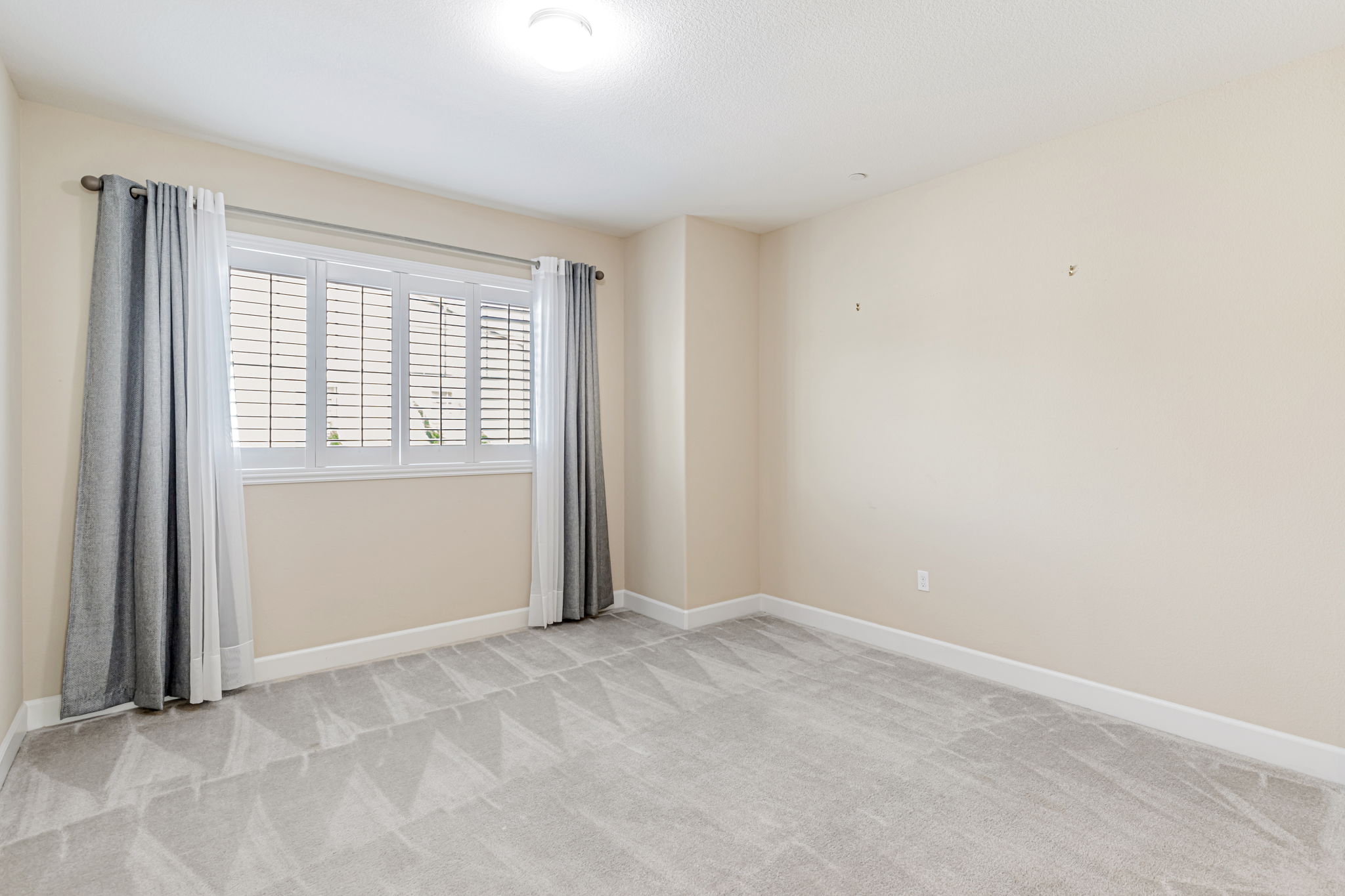 032_2888 Lemon Grass Ln