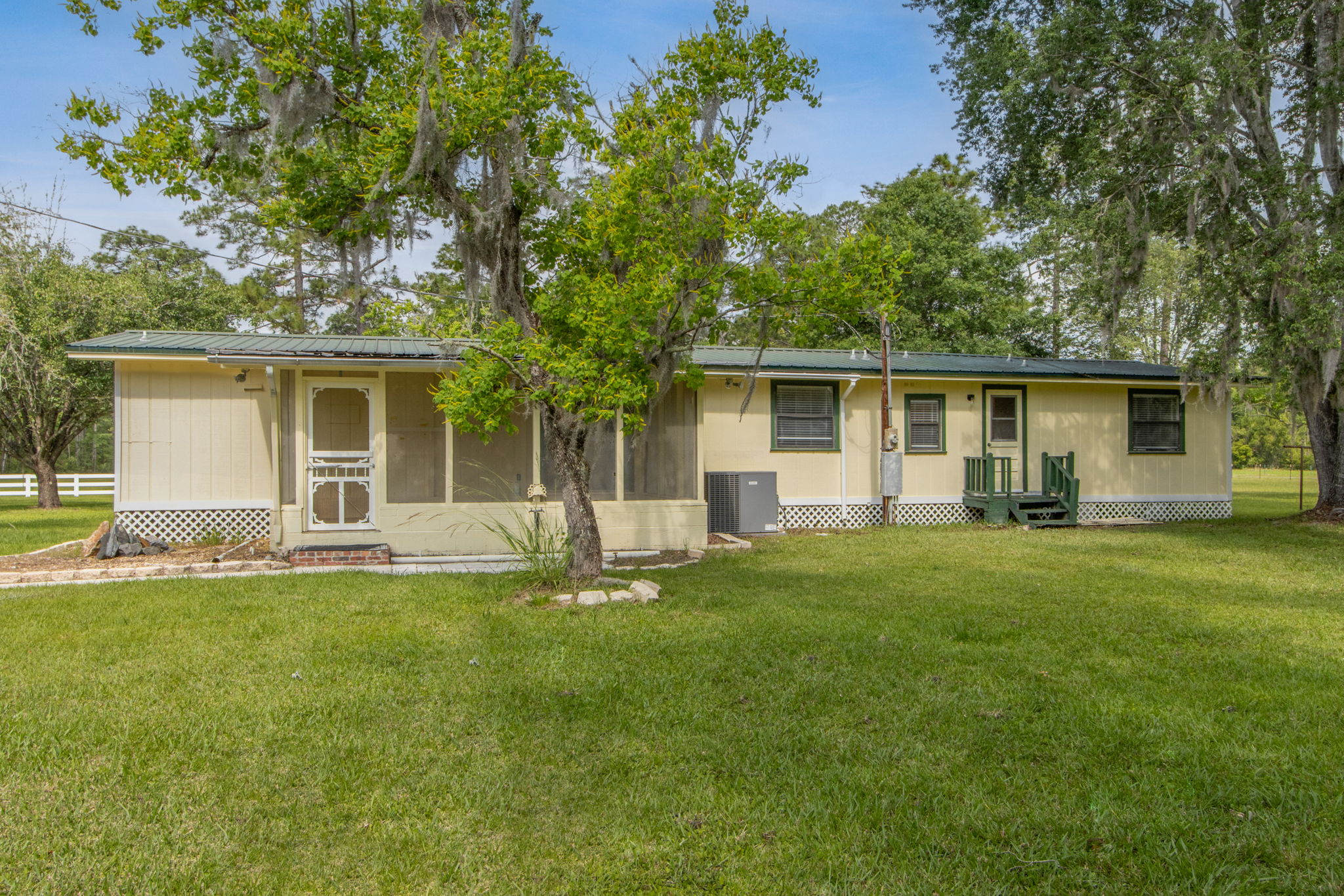 Welcome to 2889 Sante Fe Trail