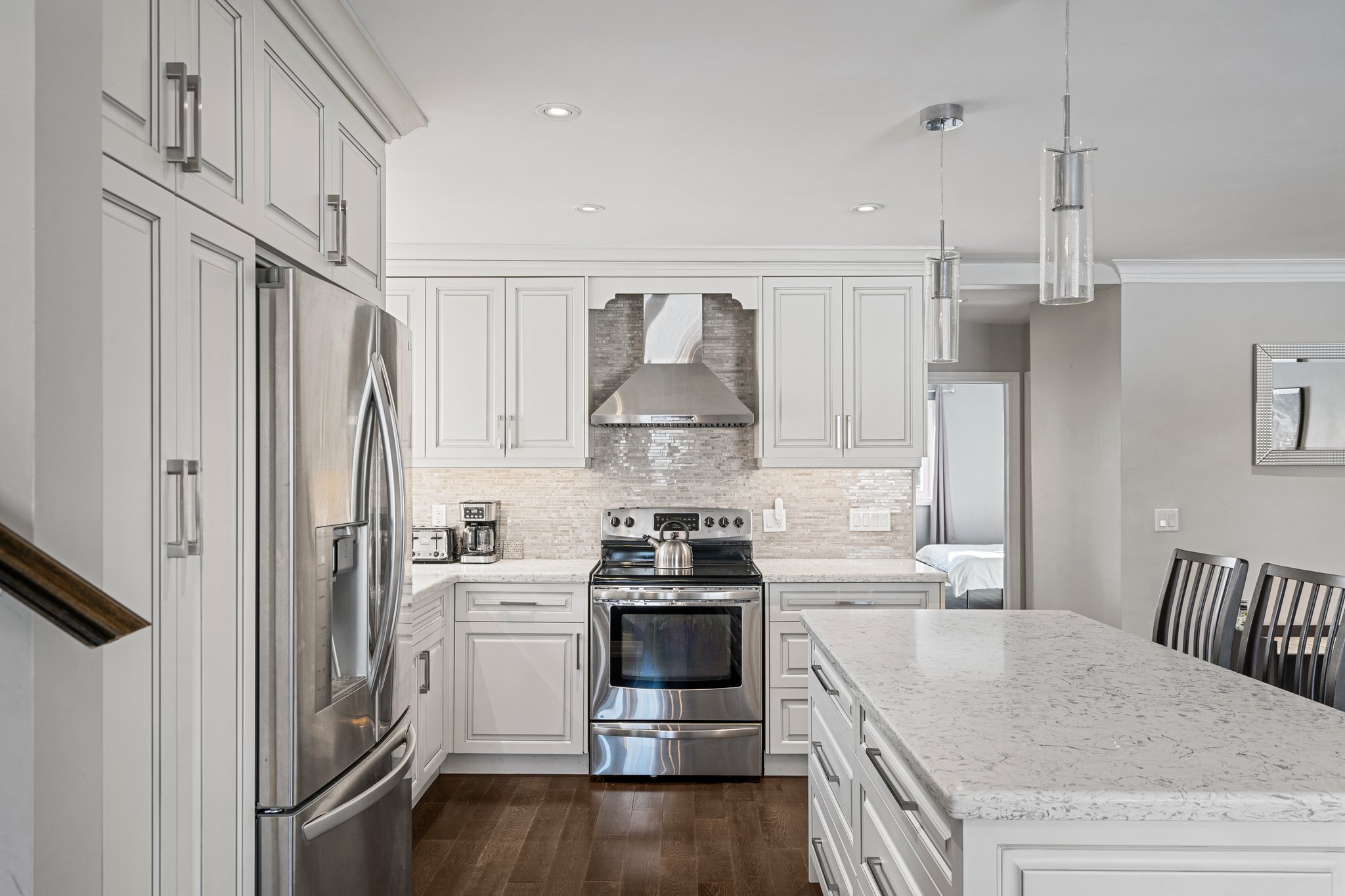289 Burnett Ave Toronto, ON M2N 1W2