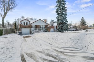 289 Burnett Ave, Toronto ON