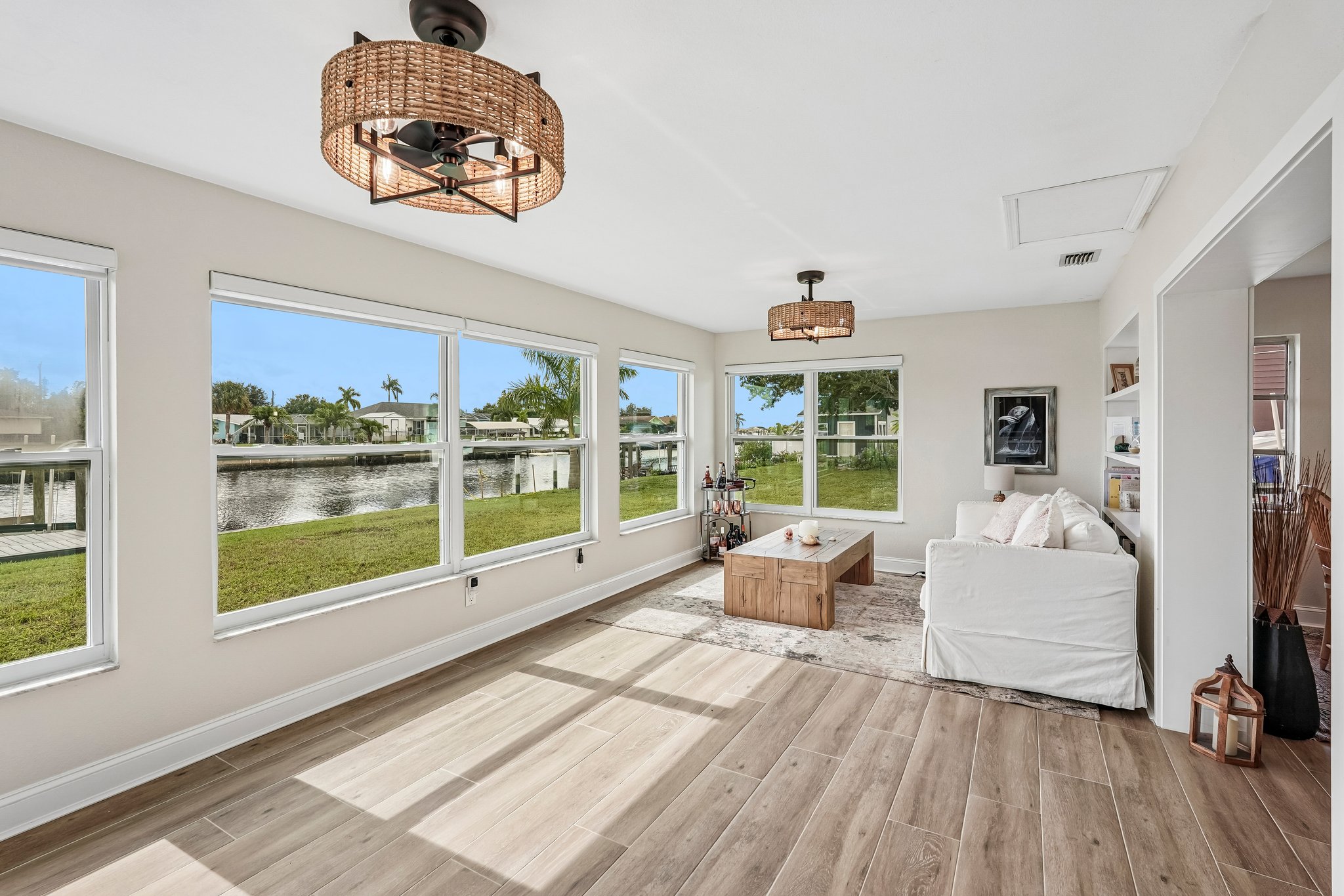 W Tarpon Blvd-S0309-015.jpg