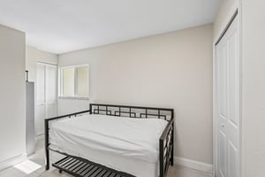 W Tarpon Blvd-S0309-025.jpg