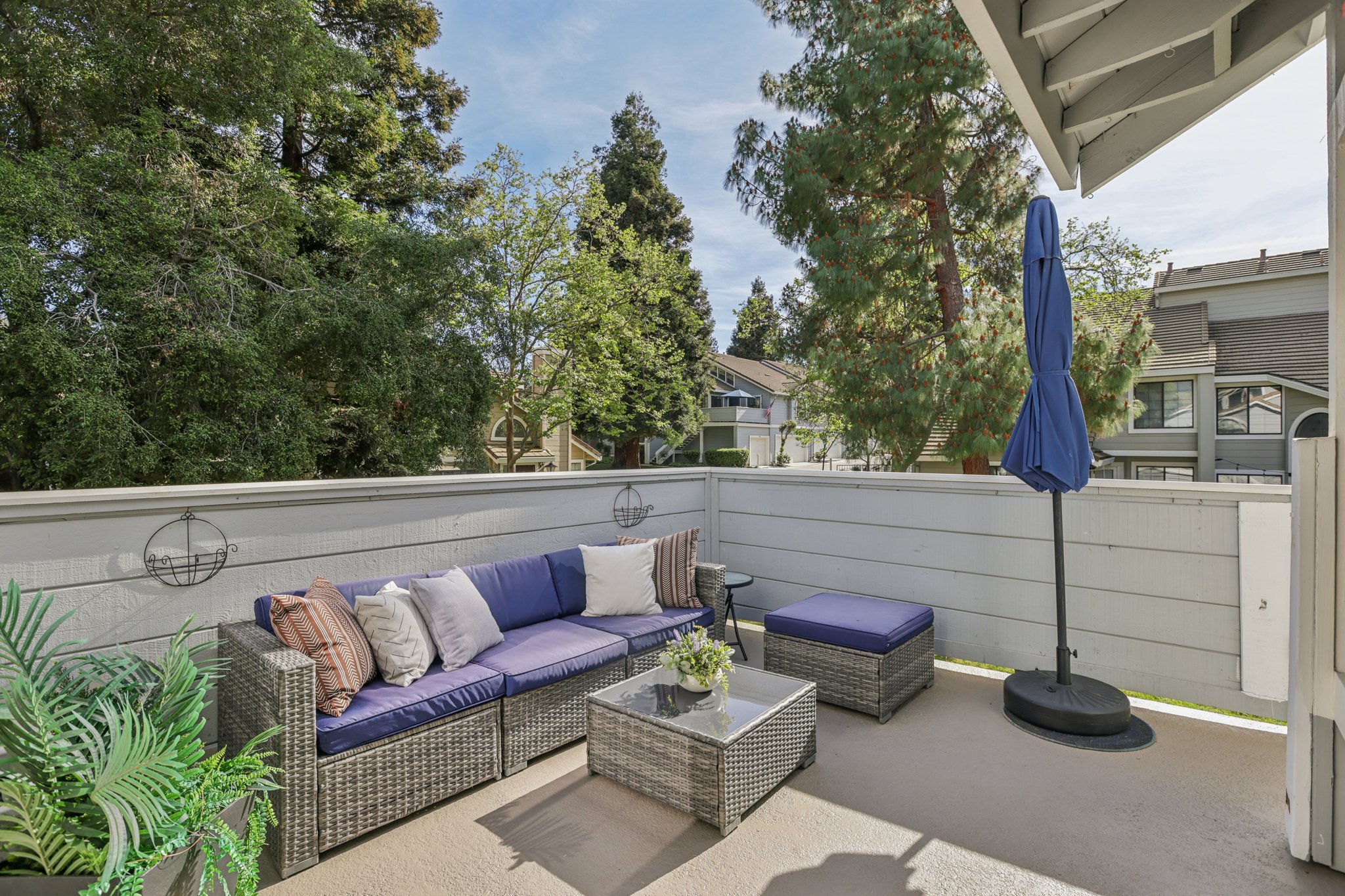 - 2890 Buena Crest Ct-S2603-004.jpg