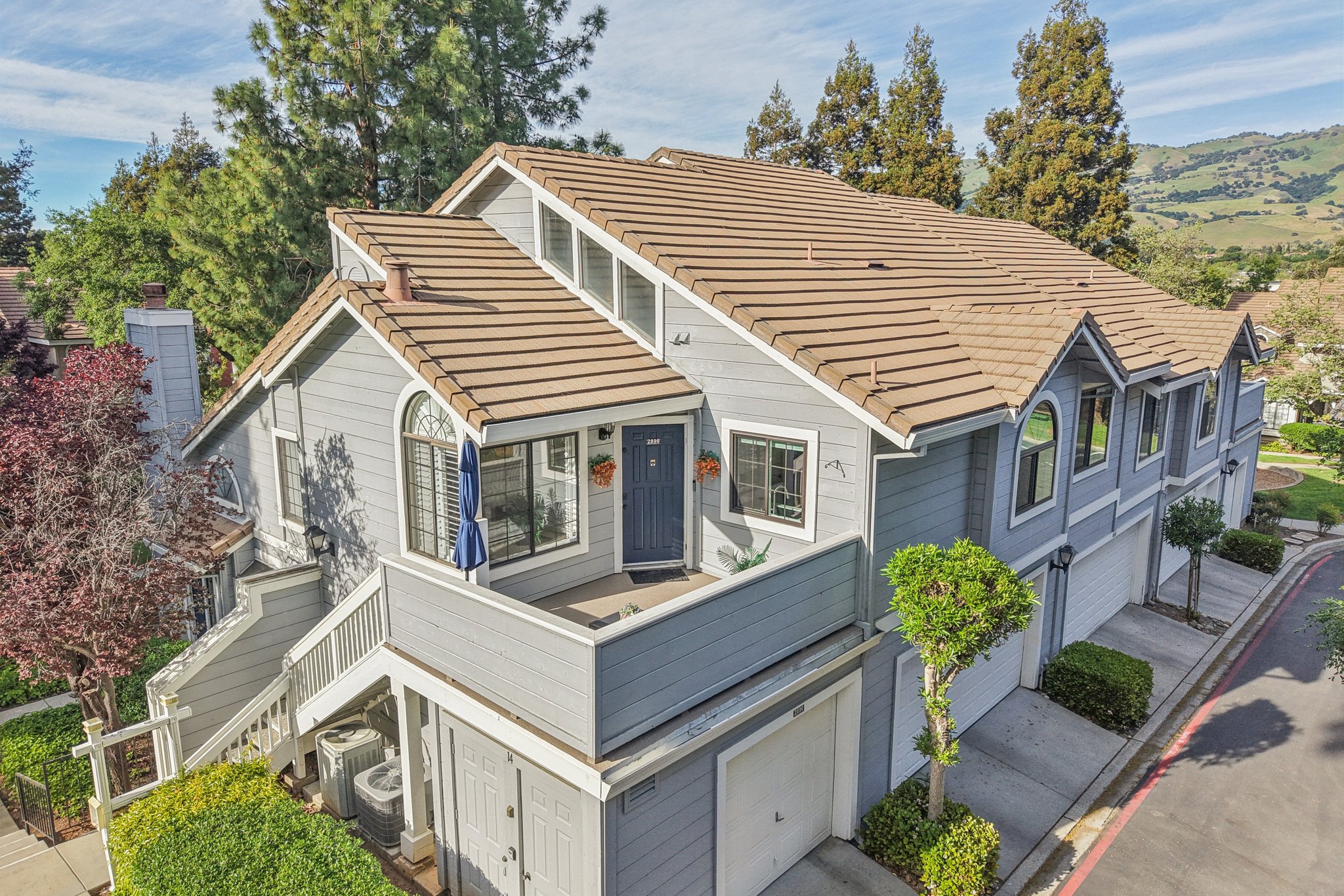 - 2890 Buena Crest Ct-S2603-019.jpg