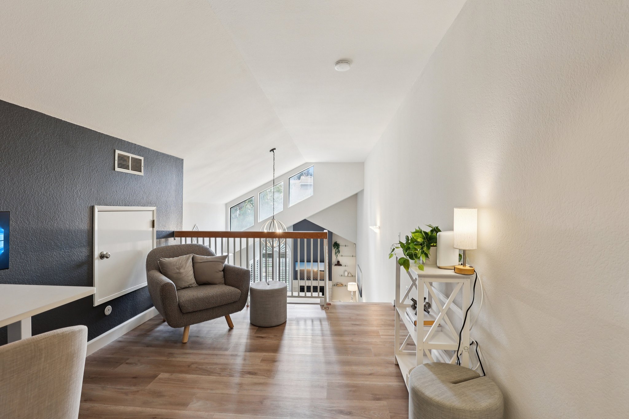 - 2890 Buena Crest Ct-S2803-015.jpg