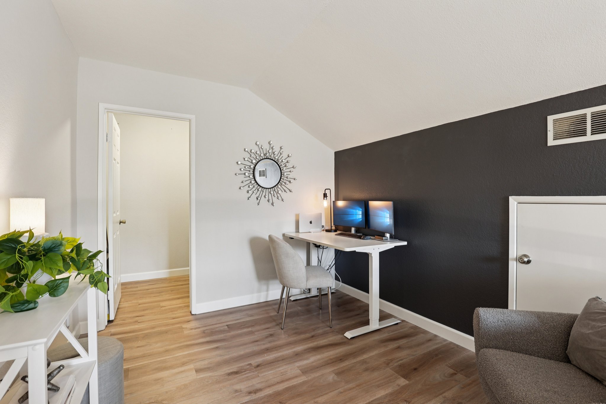 - 2890 Buena Crest Ct-S2803-016.jpg