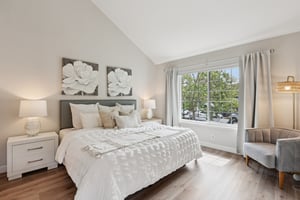 - 2890 Buena Crest Ct-S2803-019.jpg