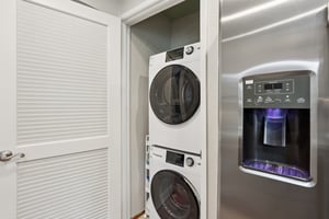 - 2890 Buena Crest Ct-S2803-024.jpg