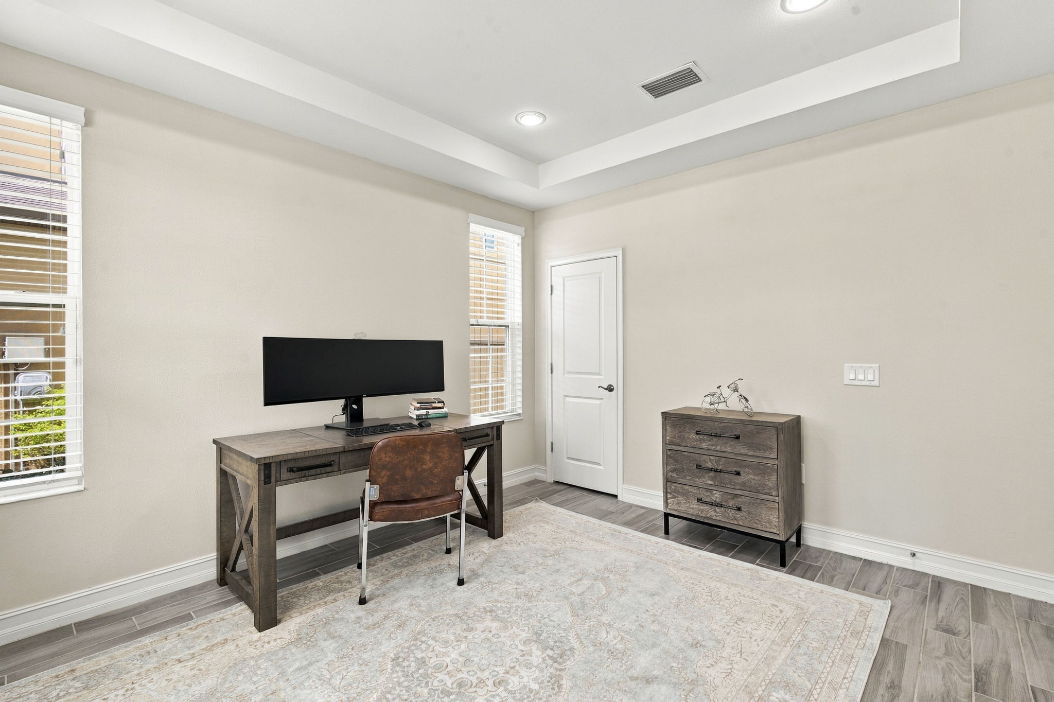 Interiors (3)