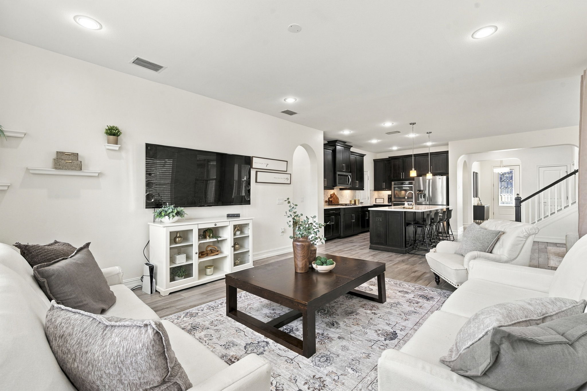 Interiors (15)