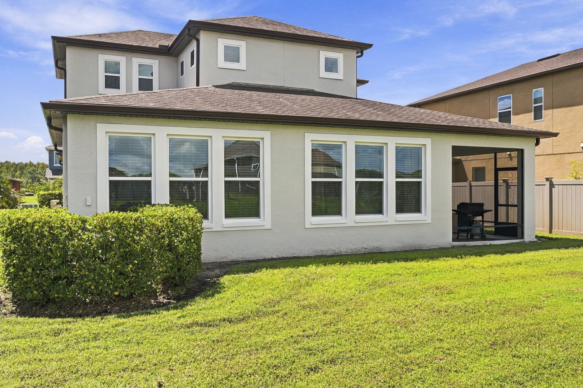 Rear Exteriors (11)