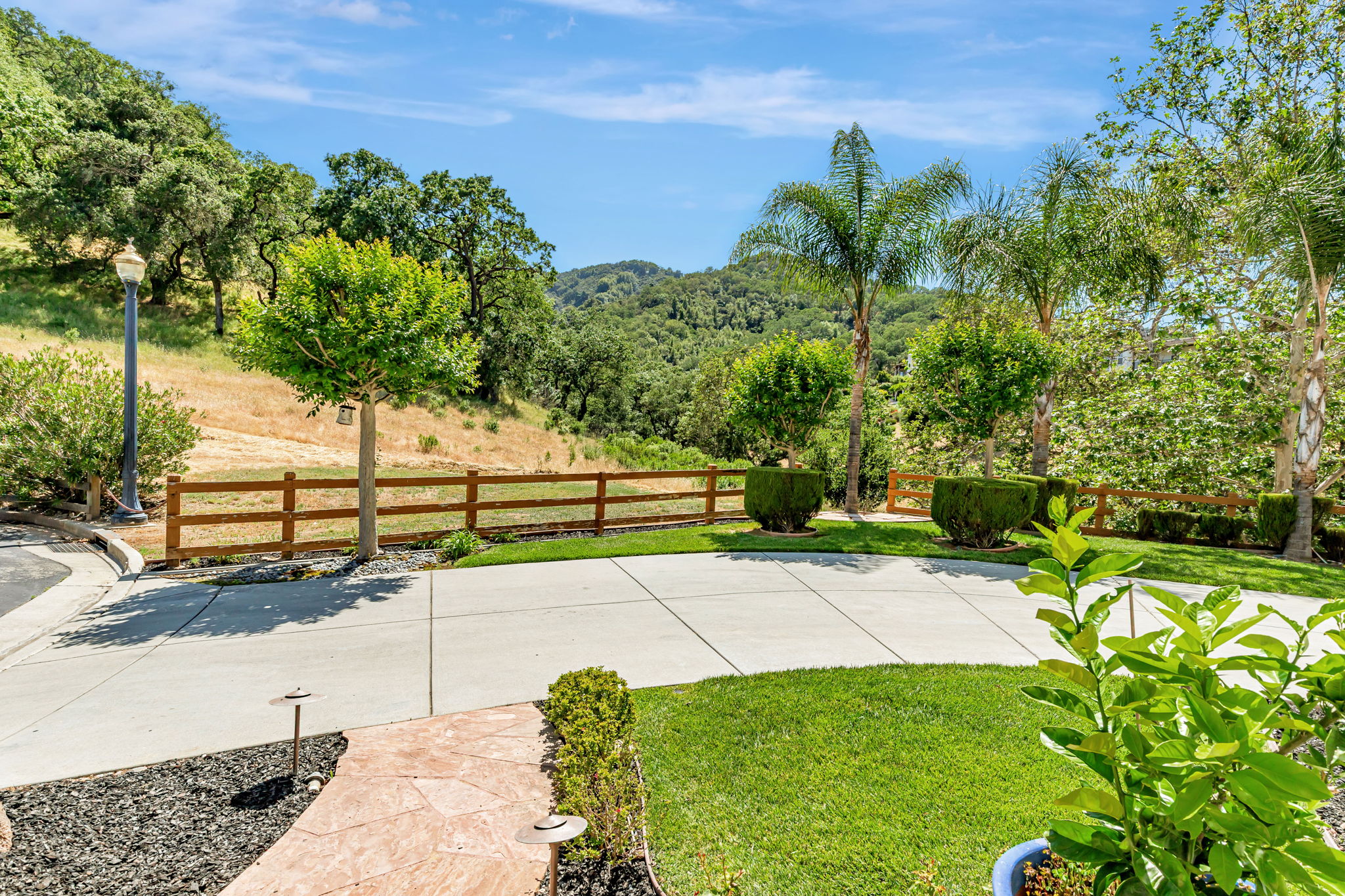 008_2892 Birkdale Ct 