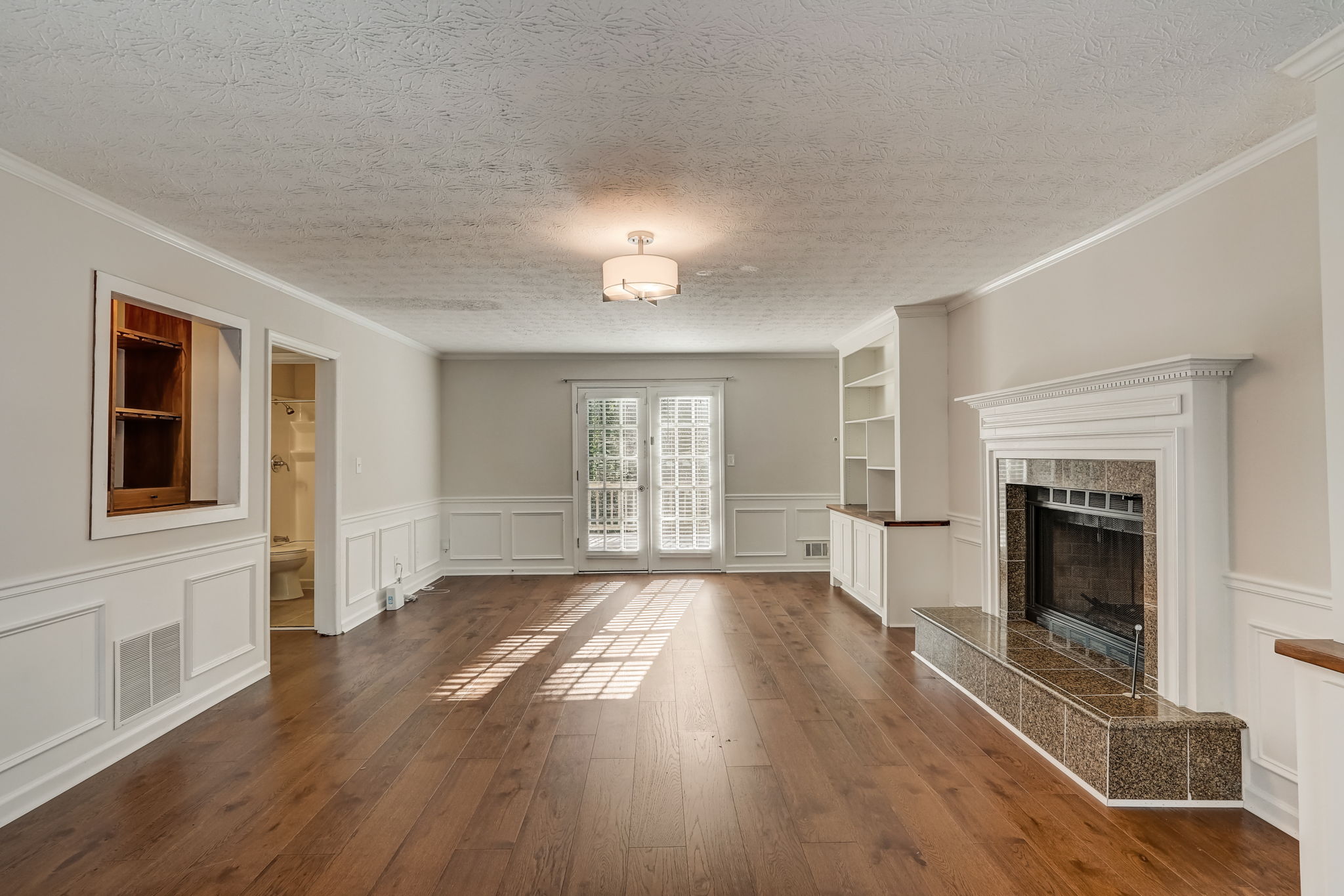 Shurburne Dr-006