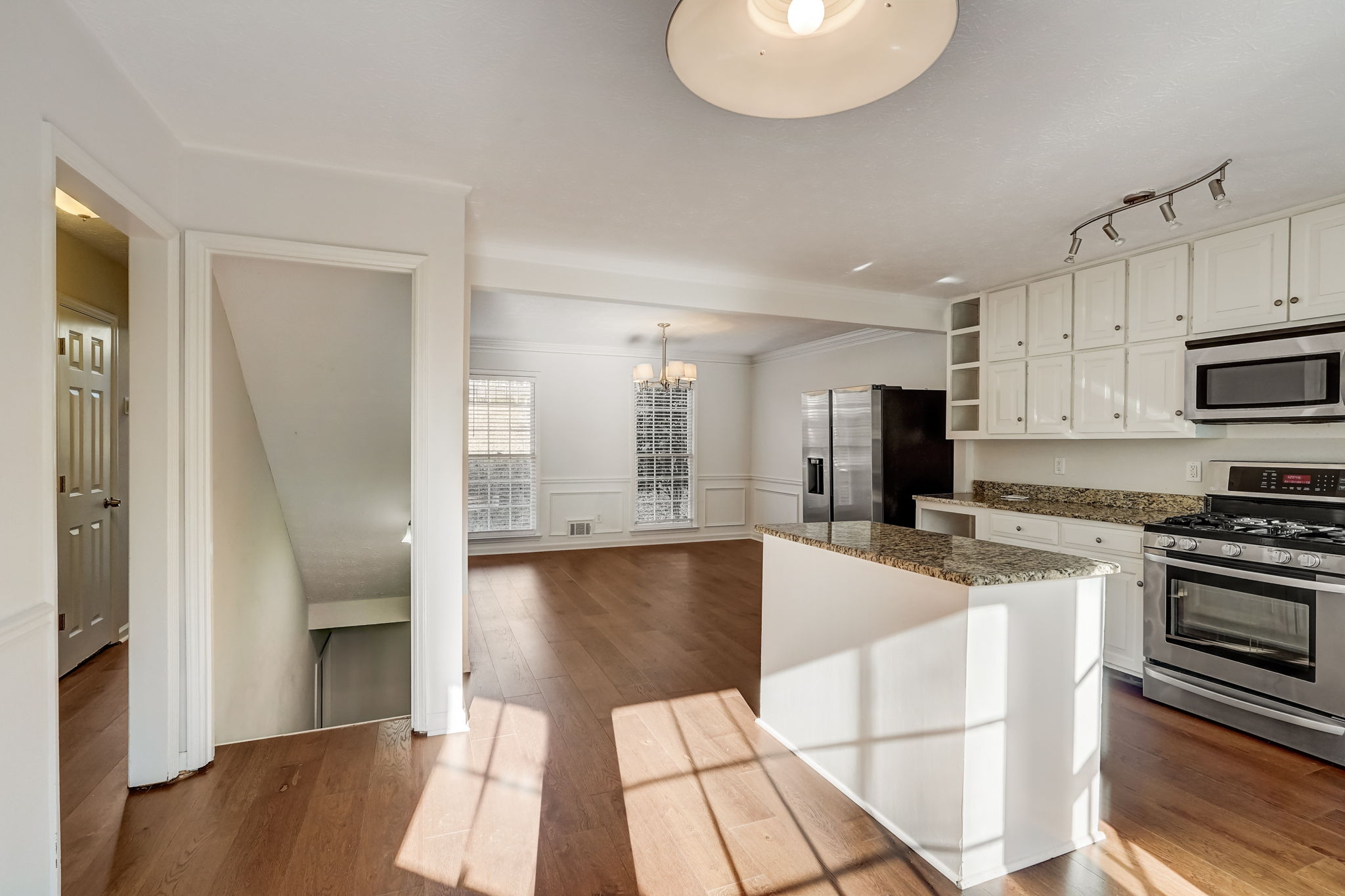 Shurburne Dr-016