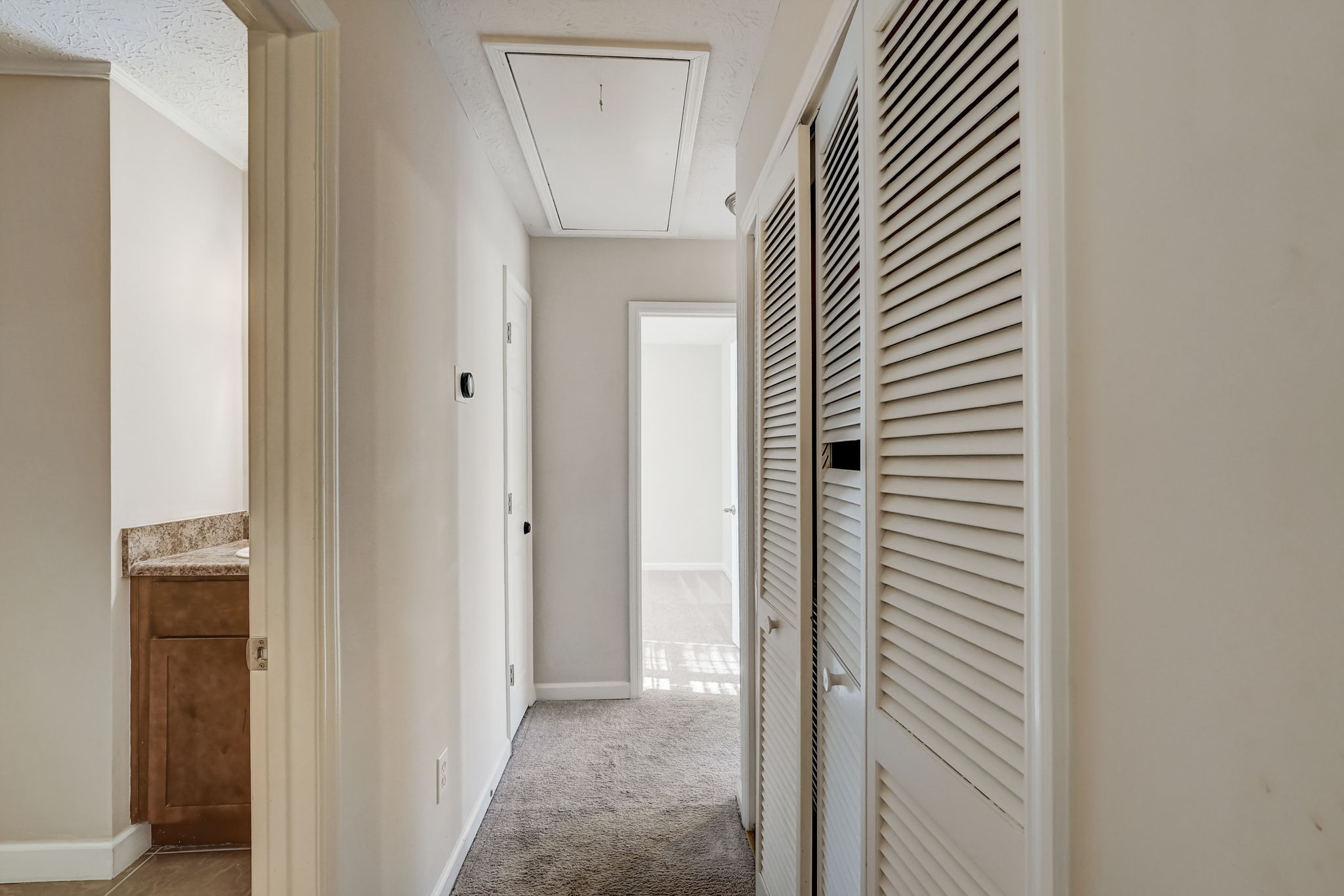 Shurburne Dr-021