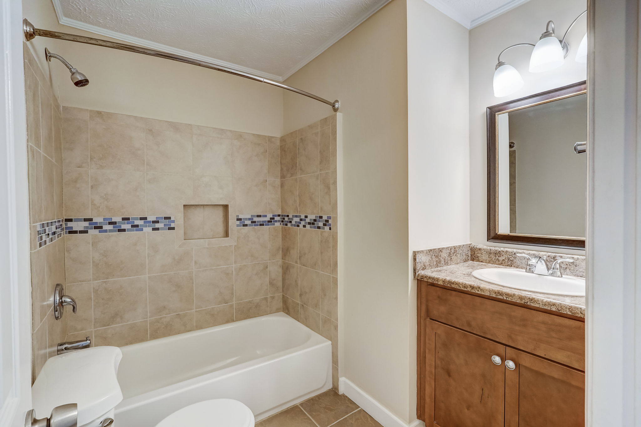 Shurburne Dr-023