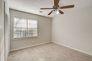 Shurburne Dr-025