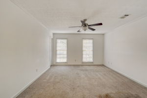 Shurburne Dr-017