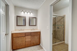 Shurburne Dr-019