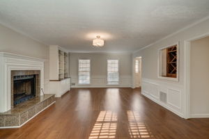 Shurburne Dr-007