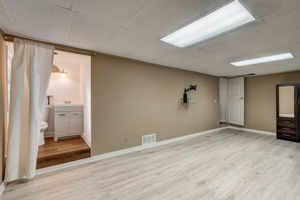 Shurburne Dr-027