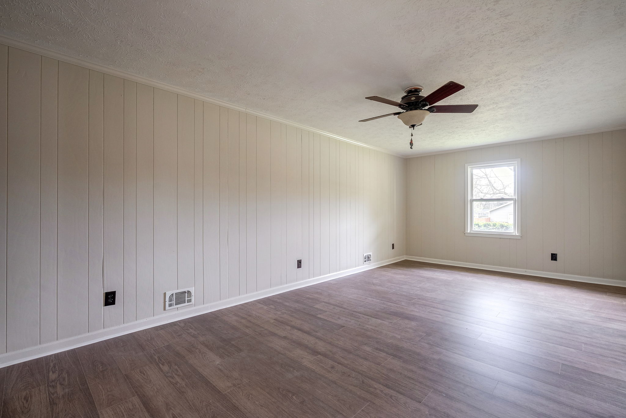 Keeping Room / Den