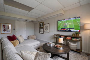 Bonus Room / Flex Space