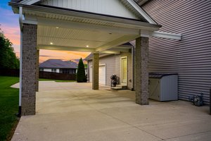  Photo 48