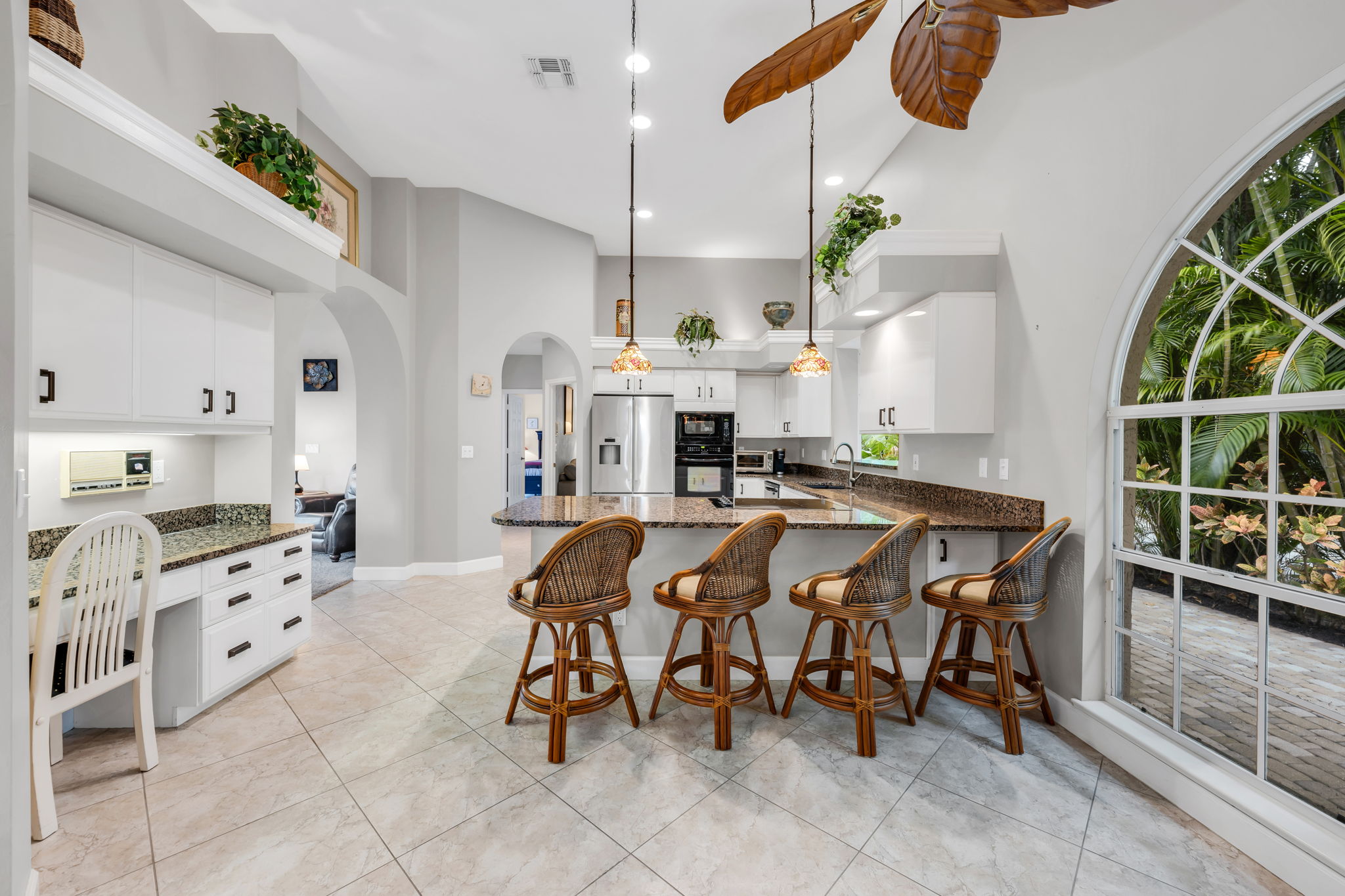 Breakfast Bar - Kitchen - White