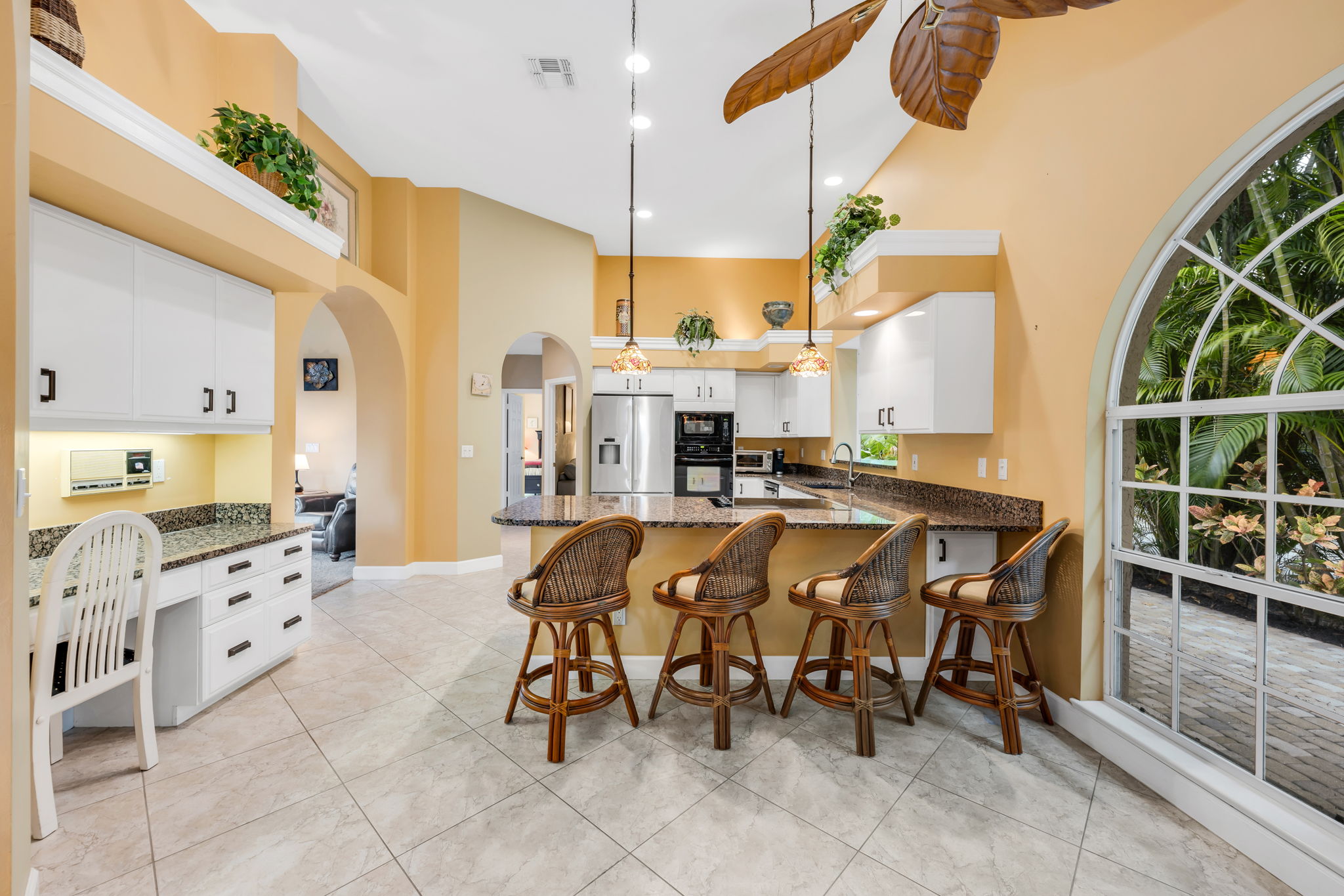 Breakfast Bar - Kitchen