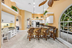 Breakfast Bar - Kitchen