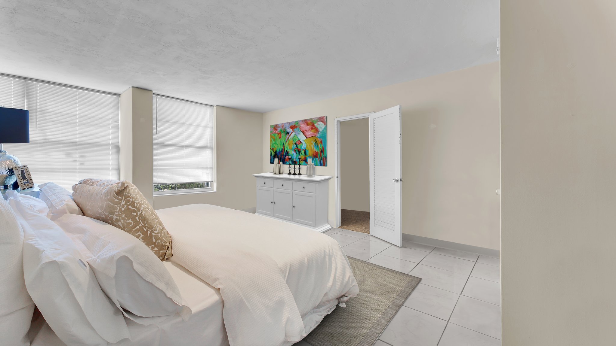 2899 Collins Ave, Miami Beach, FL 33140, USA Photo 10