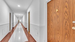 2899 Collins Ave, Miami Beach, FL 33140, USA Photo 7