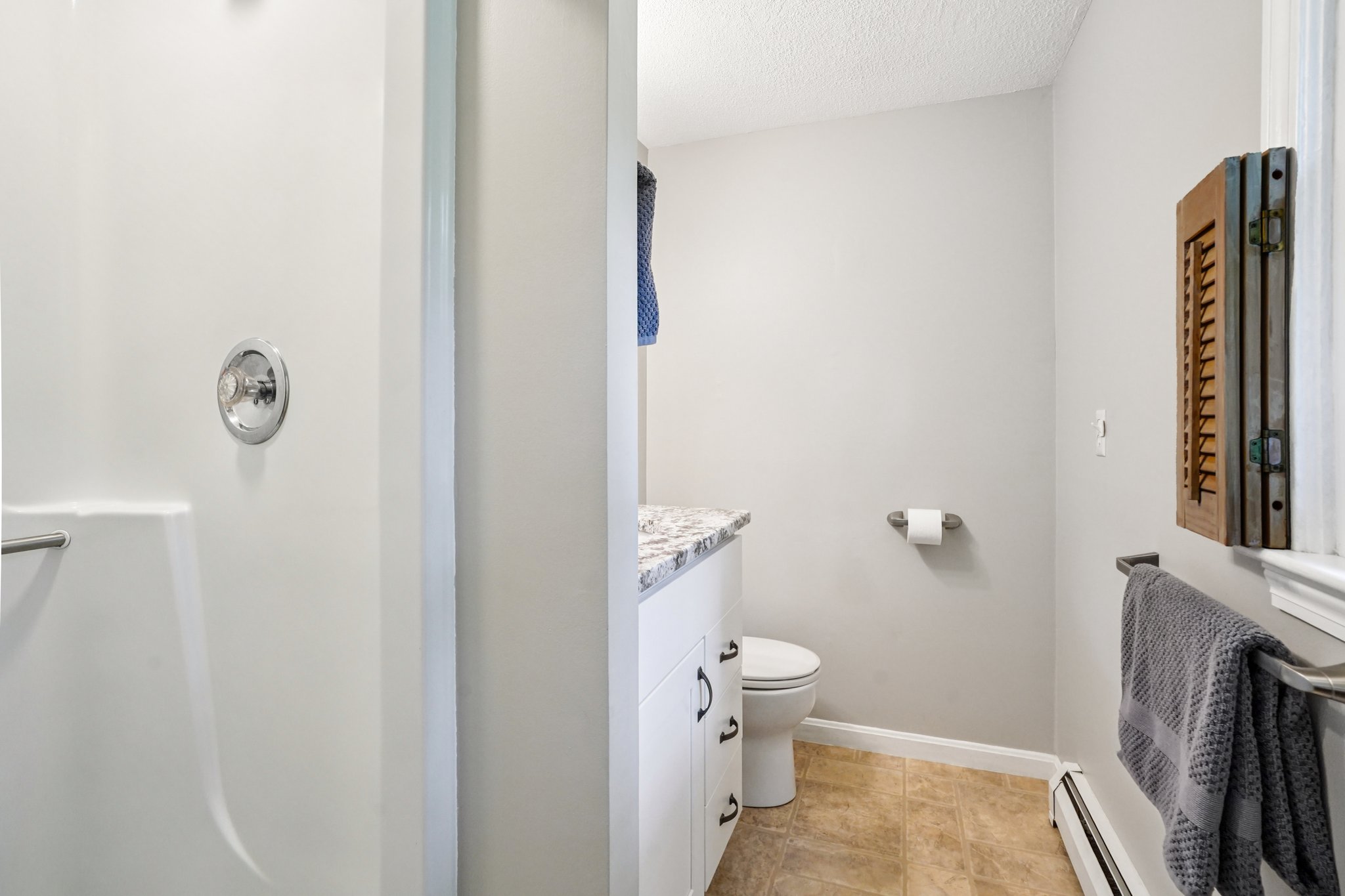 Academy Ave-S2208-012.jpg