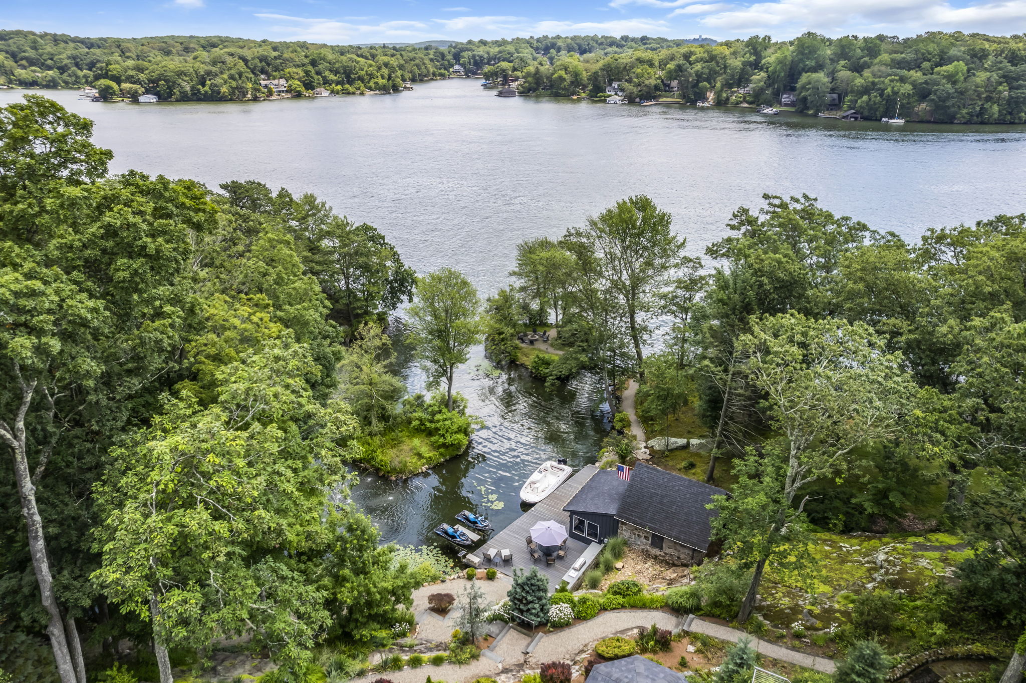 Main lake access with private waterfront setting
