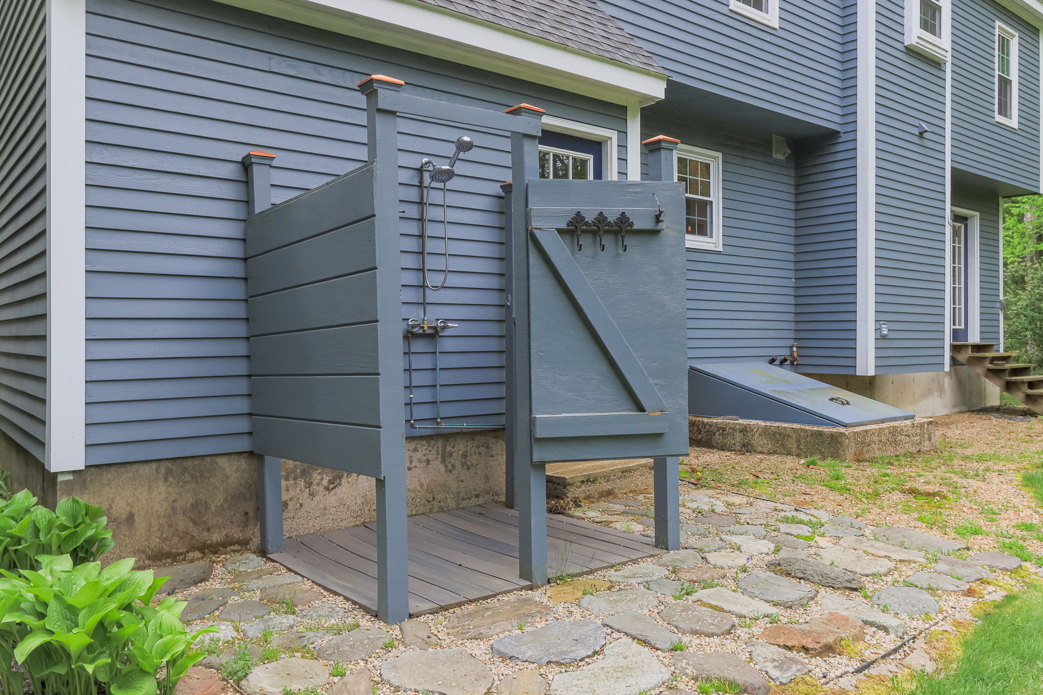ExteriorRearOutdoorShower-1