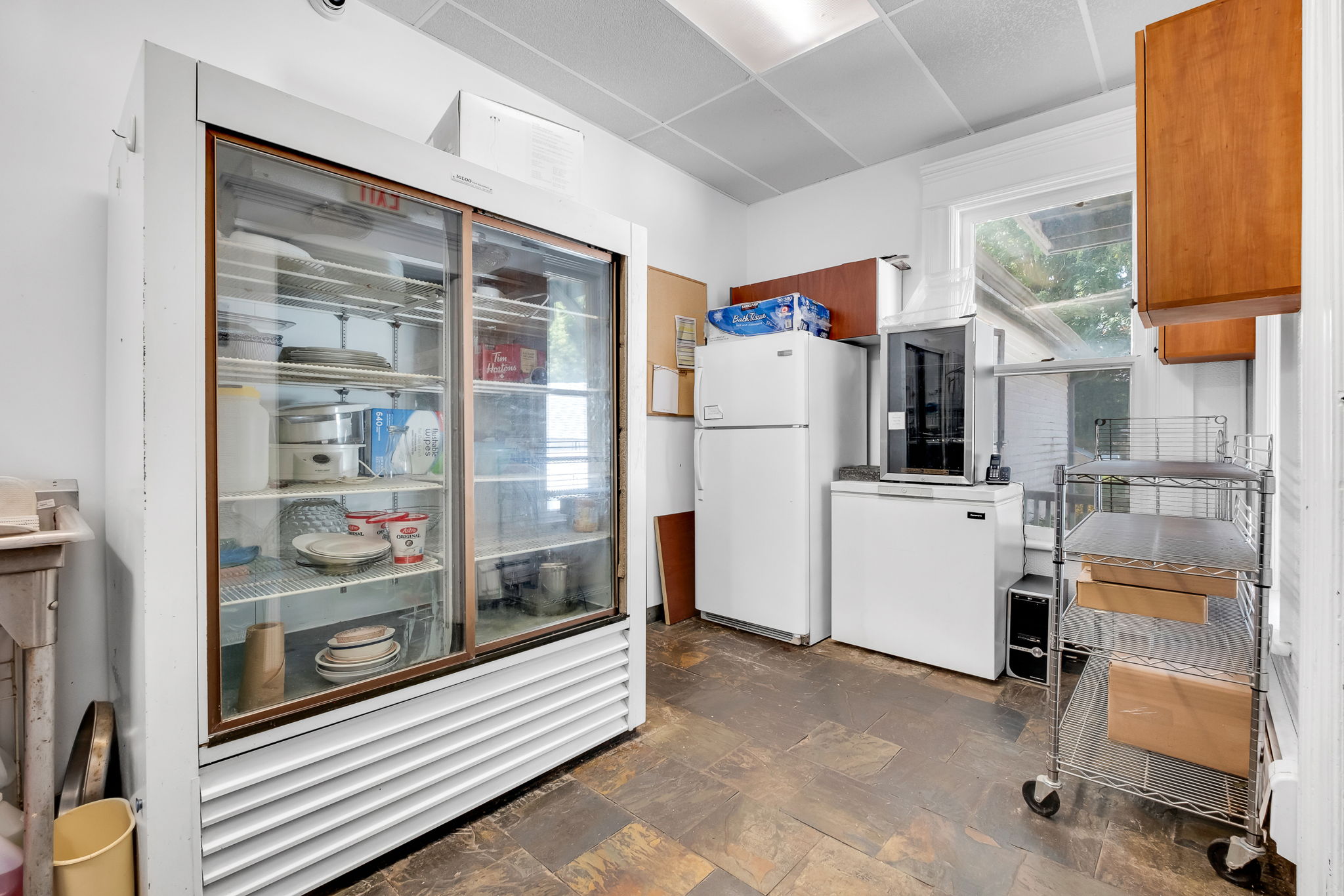 COMMERCIAL KITCHEN