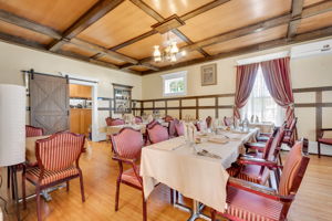 RESTUARANT DINING ROOM