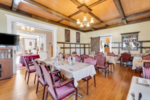 RESTUARANT DINING ROOM