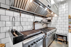 COMMERCIAL KITCHEN