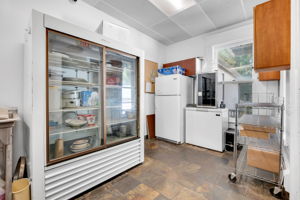 COMMERCIAL KITCHEN