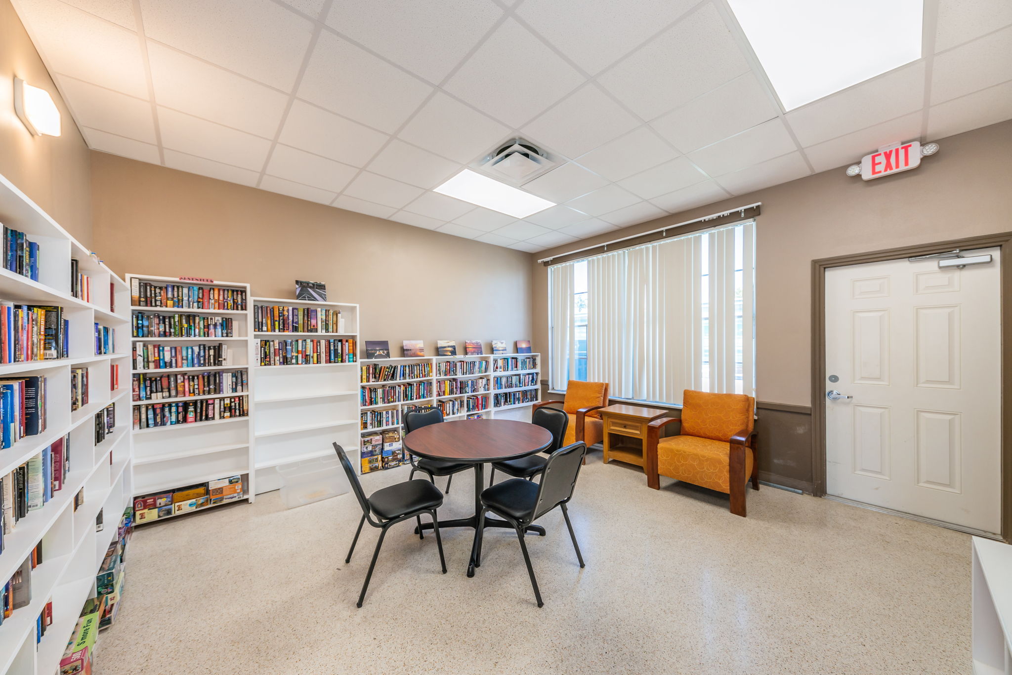 27-Clubhouse Library