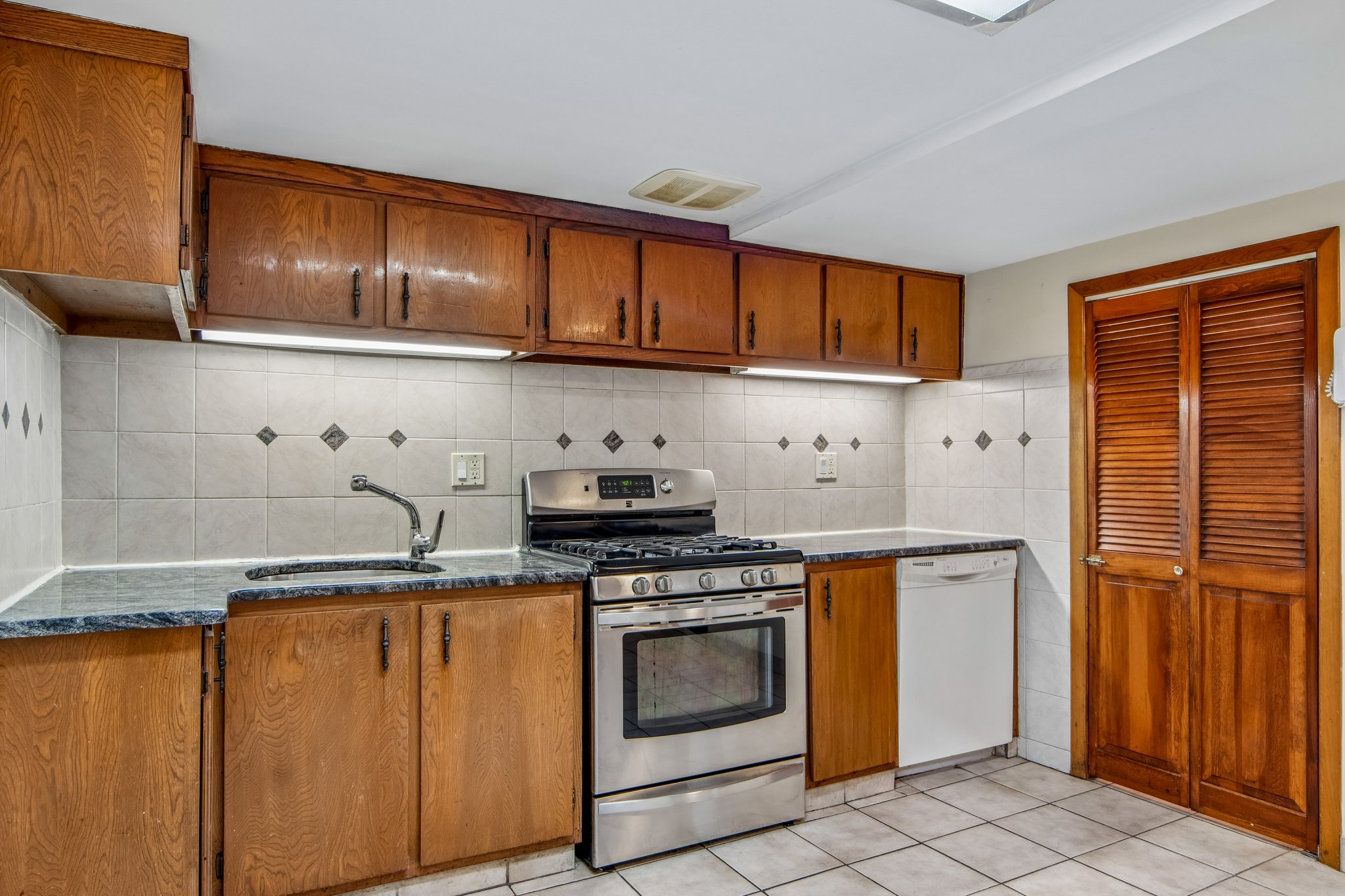 Order #8739_29 Crystal Street_NJ-85.jpg