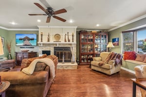 Donald Pl-S2410-027.jpg