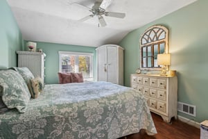 Donald Pl-S2410-054.jpg
