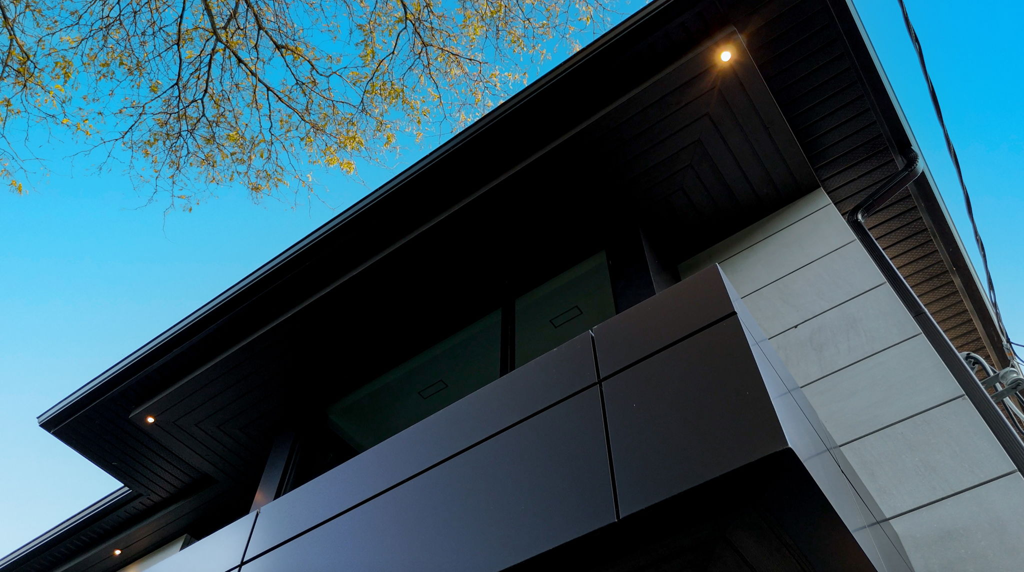 29 Edgemore Dr Toronto, ON M8Y 2N1