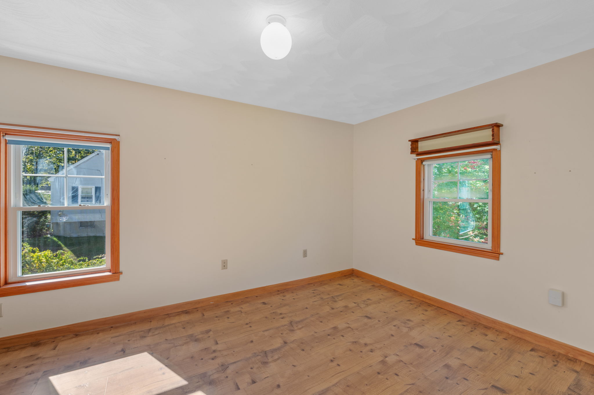 Bedroom 2 (2nd floor)
