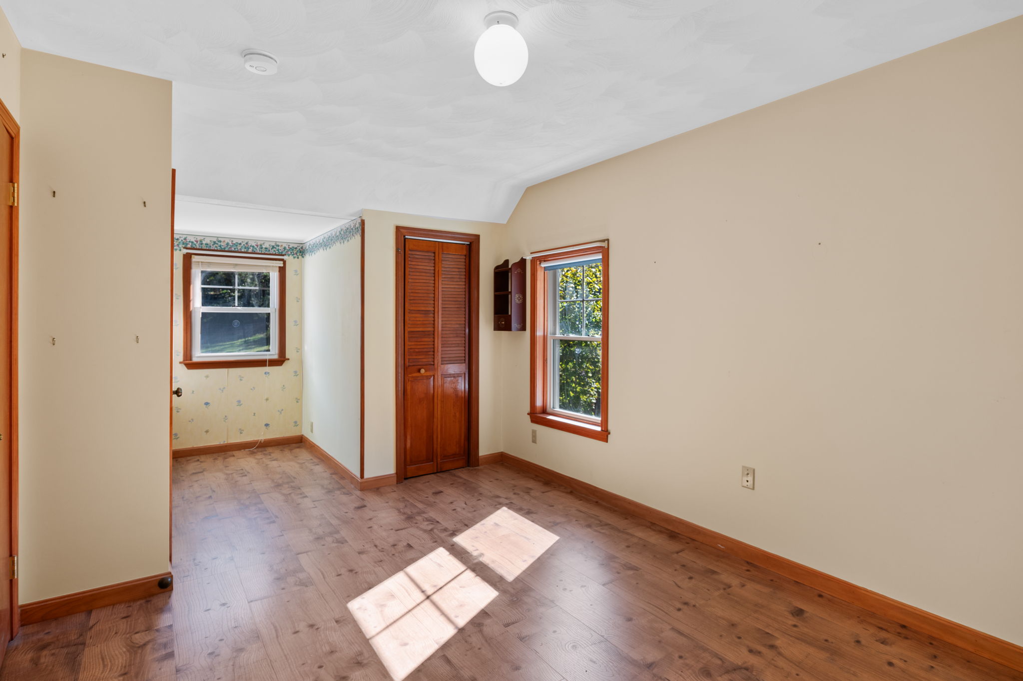 Bedroom 2 (2nd floor)