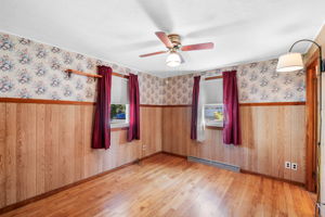 Bedroom 3 (1st floor)